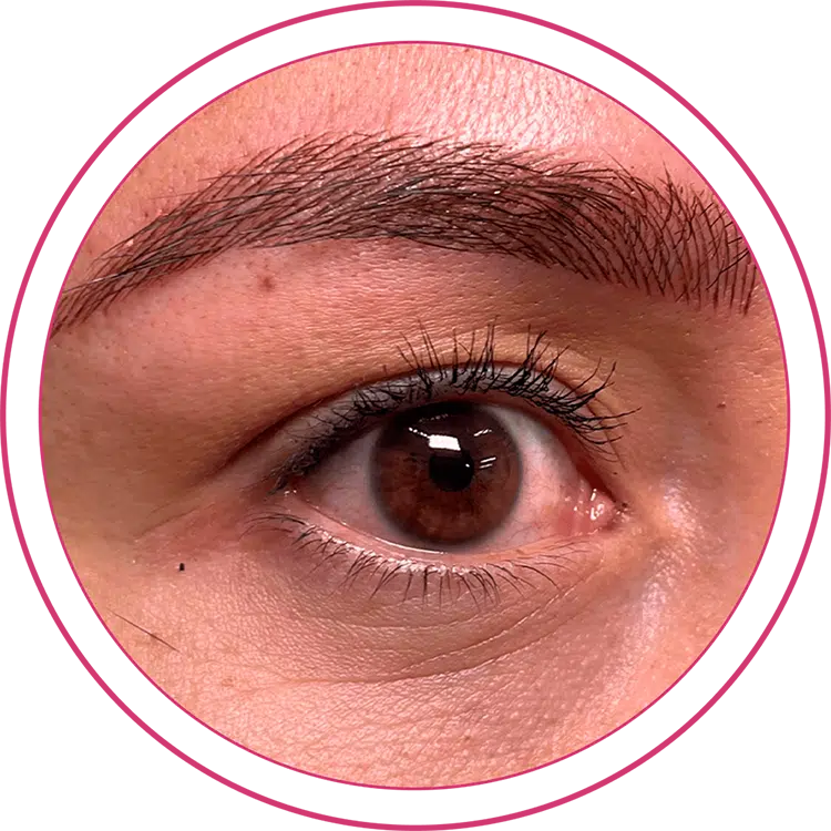 Revitaliza tu Look con Nuestros Servicios de Cejas